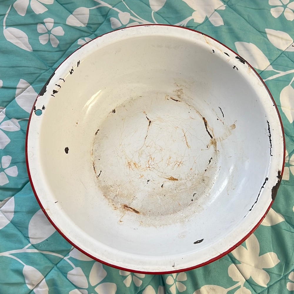 Vintage wash basin